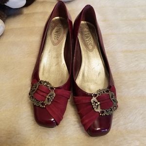 FRANCO SARTO BURGANDY FLATS SIZE 6.5M